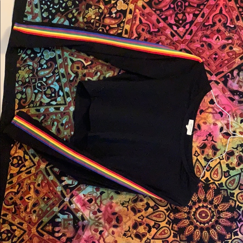 Black long sleeve crop top